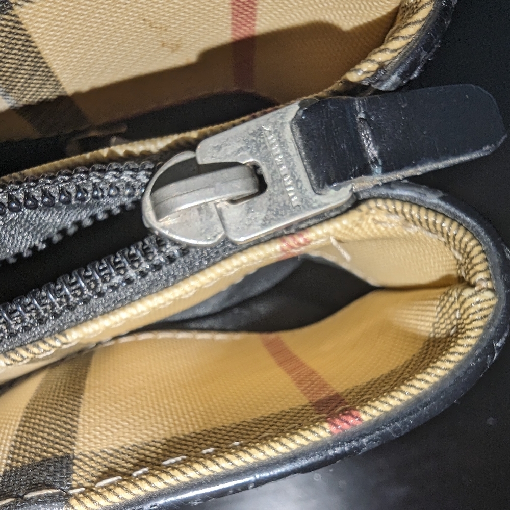 Burberry handbag - Picture 5 of 11